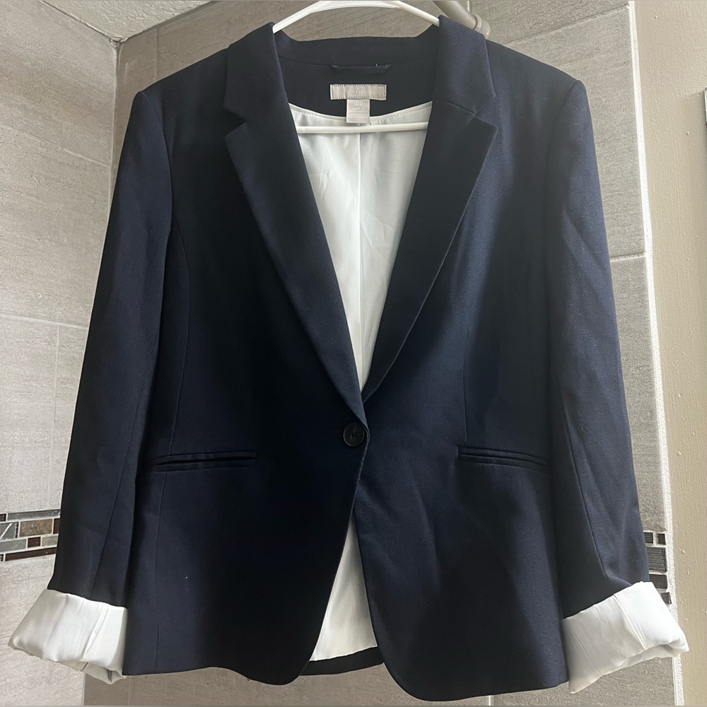 H&M women’s small navy blue, lined blazer.